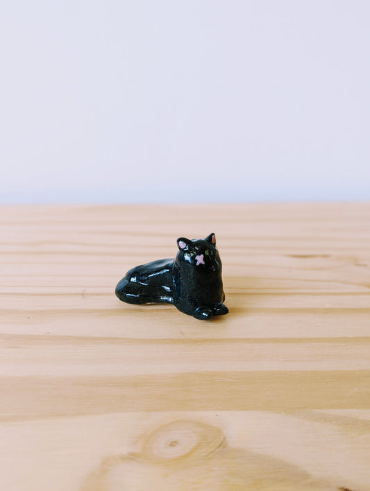 small cat figurine